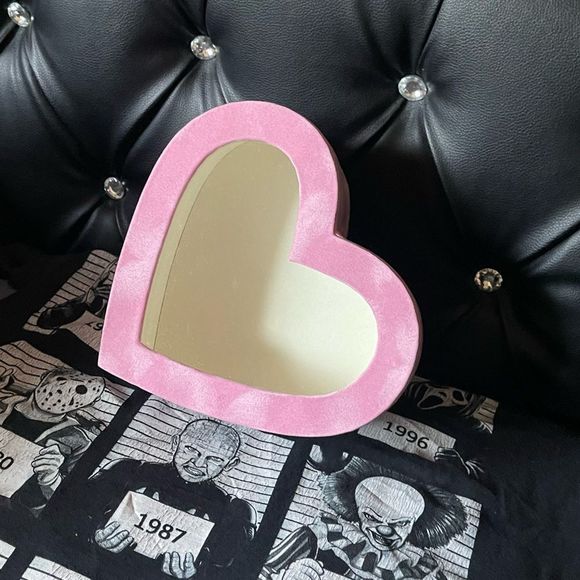 ALL SOLD OUT ❣️♥️😭Heart shaped boxes - Picture 2 of 2